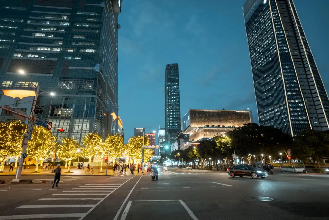 保险科技赋能互联网保险服务：2025年行业趋势与技术演进解析
