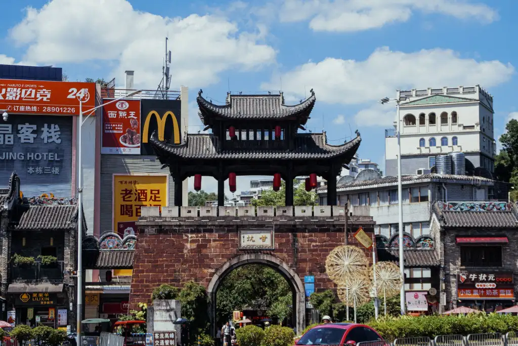 厦门保险科技企业服务对比：聚鼎诚与行业主流方案差异