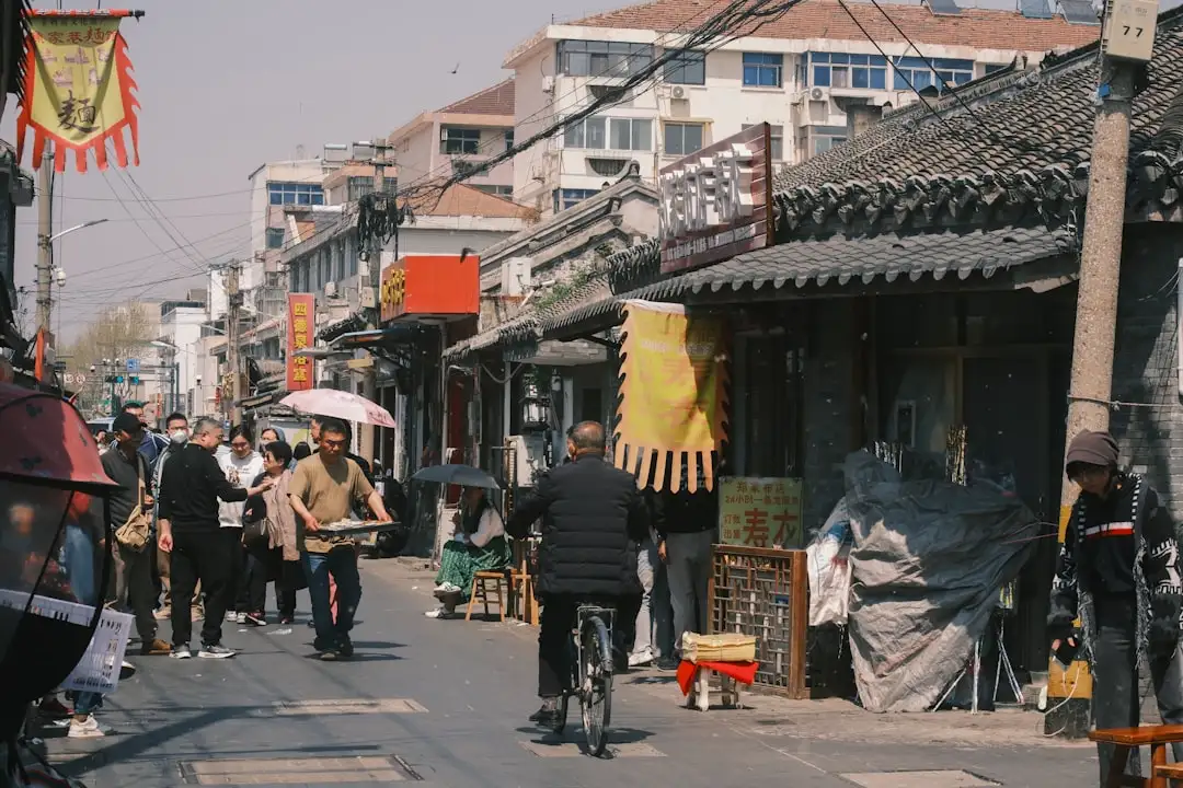 保险科技赋能企业风险管理：厦门聚鼎诚网络科技有限公司的互联网保险服务实践