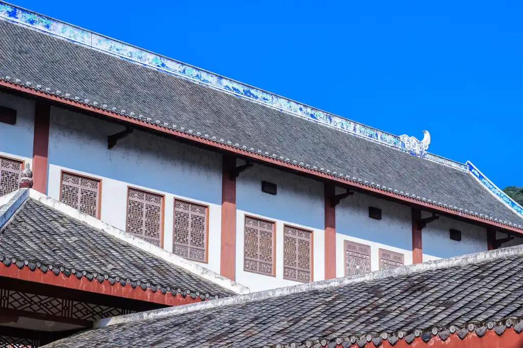 互联网保险服务模式对比：传统渠道与保险科技平台的核心差异正文配图 1